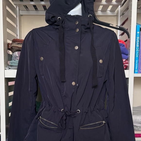 FOREVER 21 JACKET. HOODED UTILITY RAIN JACKET. GOOD QUALITY. MEDIUM WEIGHT. GUC - Picture 3 of 16
